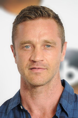 Cover image for Devon Sawa