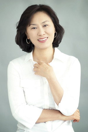 Cover image for Bae Jeong-mi