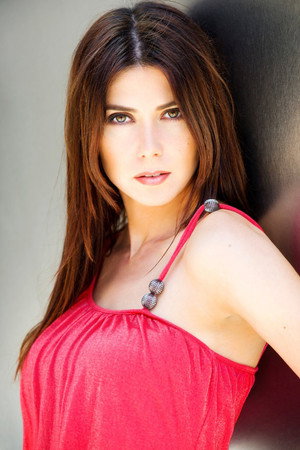 Cover image for Alina Andrei