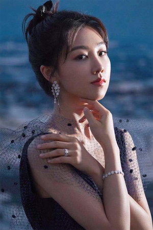 Cover image for 顏卓靈