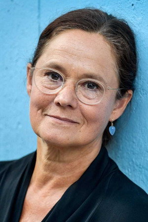 Cover image for Pernilla August
