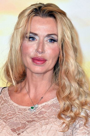 Cover image for Valeria Marini