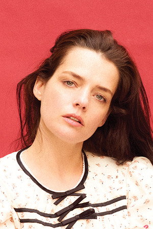 Cover image for Roxane Mesquida