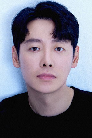 Cover image for 김동욱