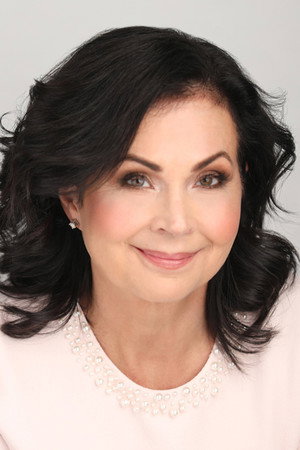Cover image for Robyn Bradley