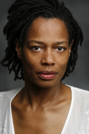 Cover image for Suzette Llewellyn