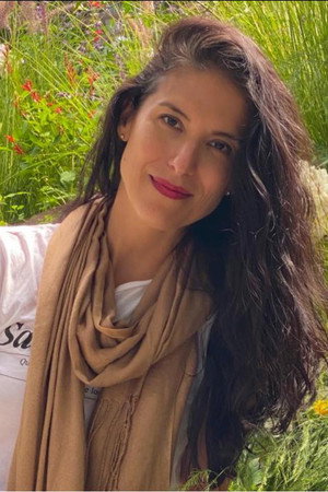 Cover image for Paola Madrigal