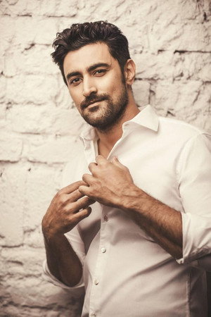 Cover image for Kunal Kapoor