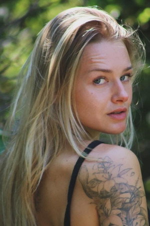 Cover image for Elizabeth Zacero