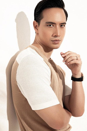 Cover image for Kim Ly