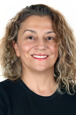 Cover image for Ayşen Sezerel