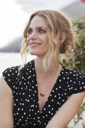 Cover image for Liv Mjönes