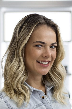 Cover image for Thaís Pacholek