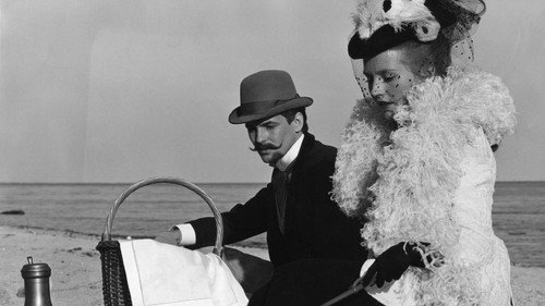 Backdrop for Эффи Брист