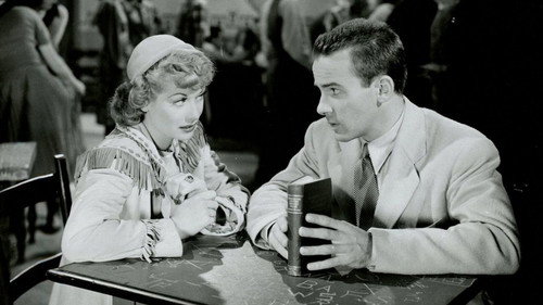 Backdrop for Слишком много девушек