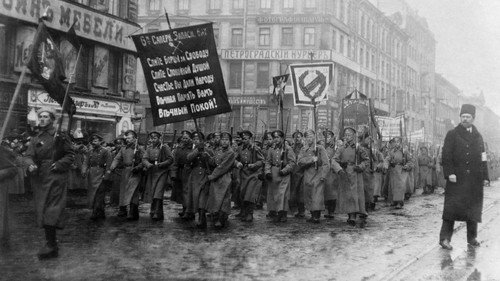 Backdrop for 1917: Один год, две революции
