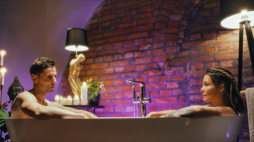 Backdrop for Любовь, секс & пандемия