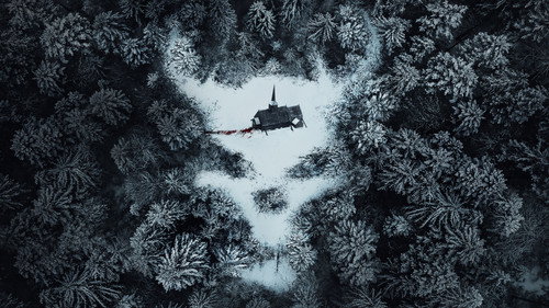 Backdrop for Паранормальное явление: Ближайшая родня